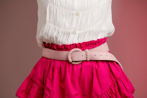 Essential fashion staples for chic expecting moms in the uk