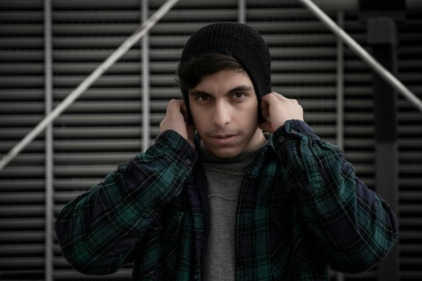 Mastering british flair: essential styling tips for wearing elegant jewelry like a pro